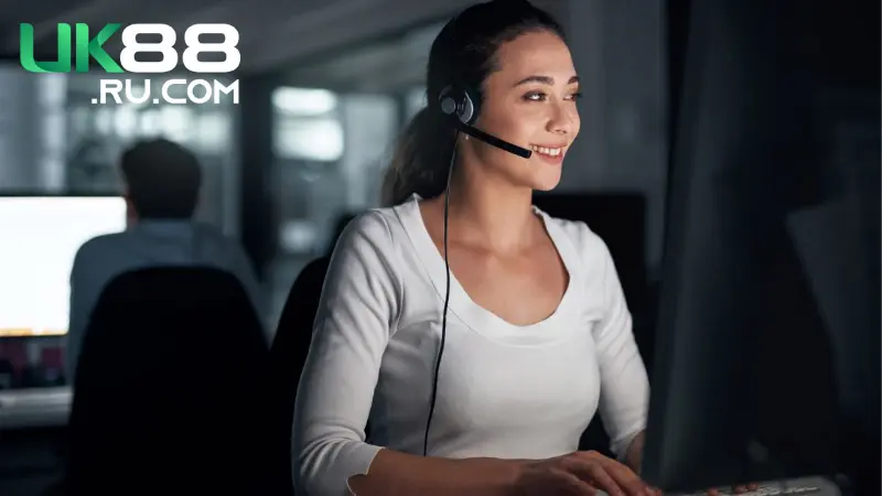 Liên hệ Uk88 chuyên viên đào tạo hỗ trợ tận tâm